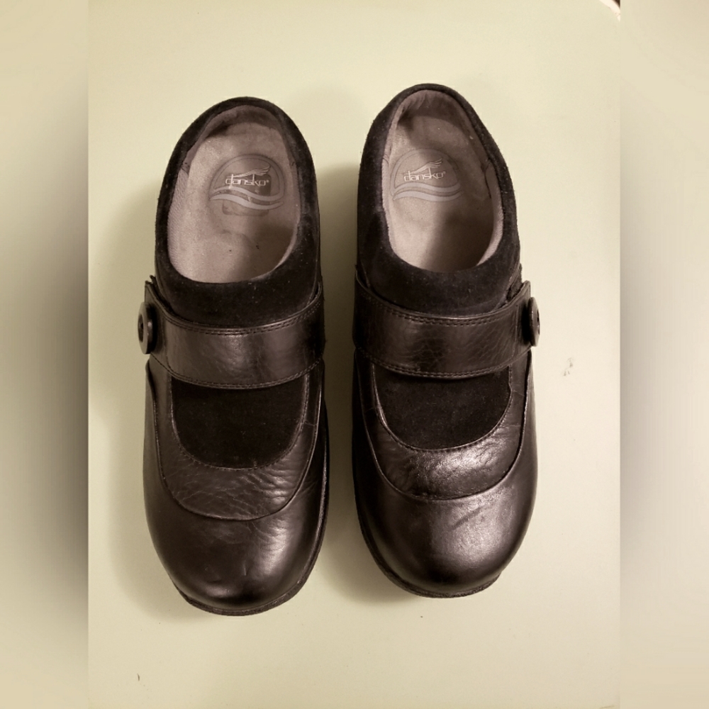 Dansko Kaya black mule clogs pull on Mary Jane style leather shoes size 38 7.5